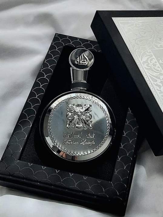 Perfume gallery image